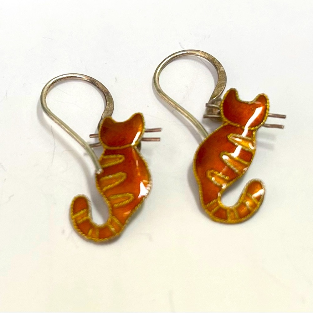 Enameled kitty earrings